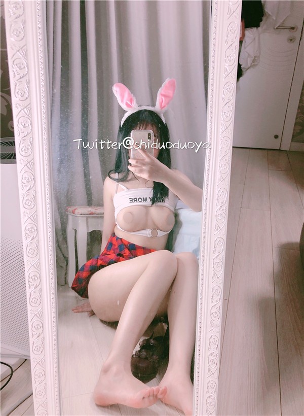 网红少女@推特@福利姬@朵朵酱(重症少女)之福利小合集(73P/4V/465MB) COSPLAY-第1张