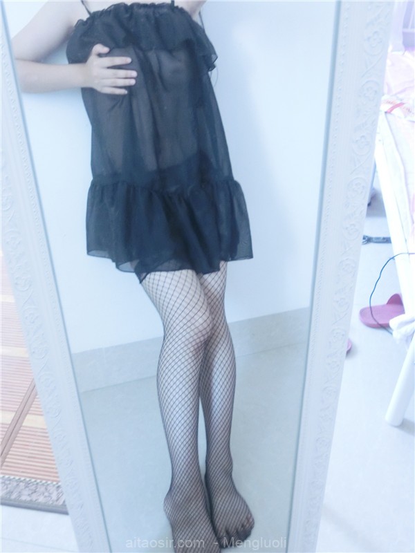 福利姬@网红少女@软妹叽叽(樱酱) 吊带黑丝(51P) COSPLAY-第3张