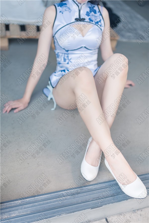 软软酱M之旗袍&湿身露出(60P/274MB) COSPLAY-第6张