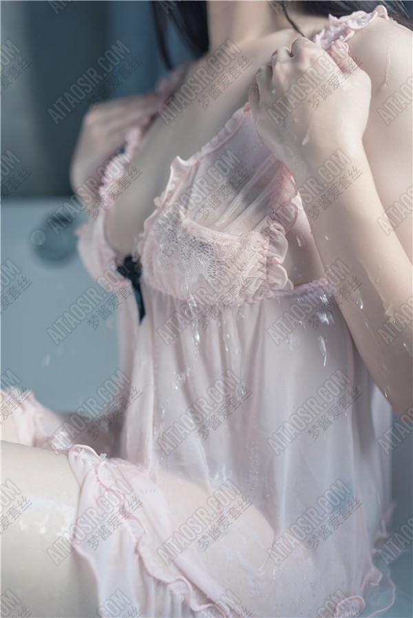 软软酱M之旗袍&湿身露出(60P/274MB) COSPLAY-第8张