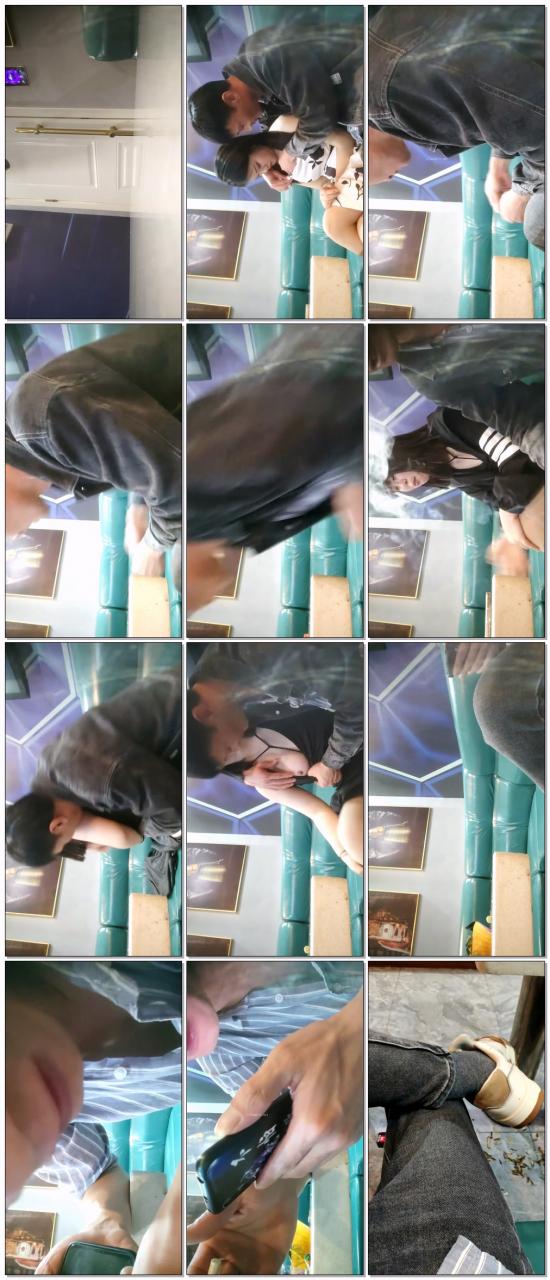 KTV里都是嫩妹，连续俩00后，强制摸奶亲吻，大白兔一把拽出来，玩得刺激