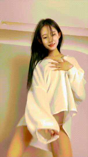 ⚜️长腿舞蹈女神【19水嫩】骚舞诱惑~道具自慰~甜美可人！