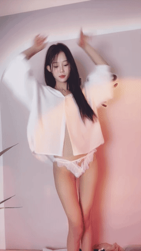 新人舞蹈系校花！~【用力爱骚妹】裸跳抖音热舞大屌狂插！~