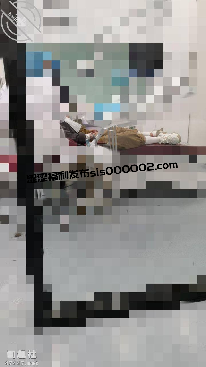 （磁力）海角社区禽兽父亲破处18岁萝莉女儿后续 喂闺女…