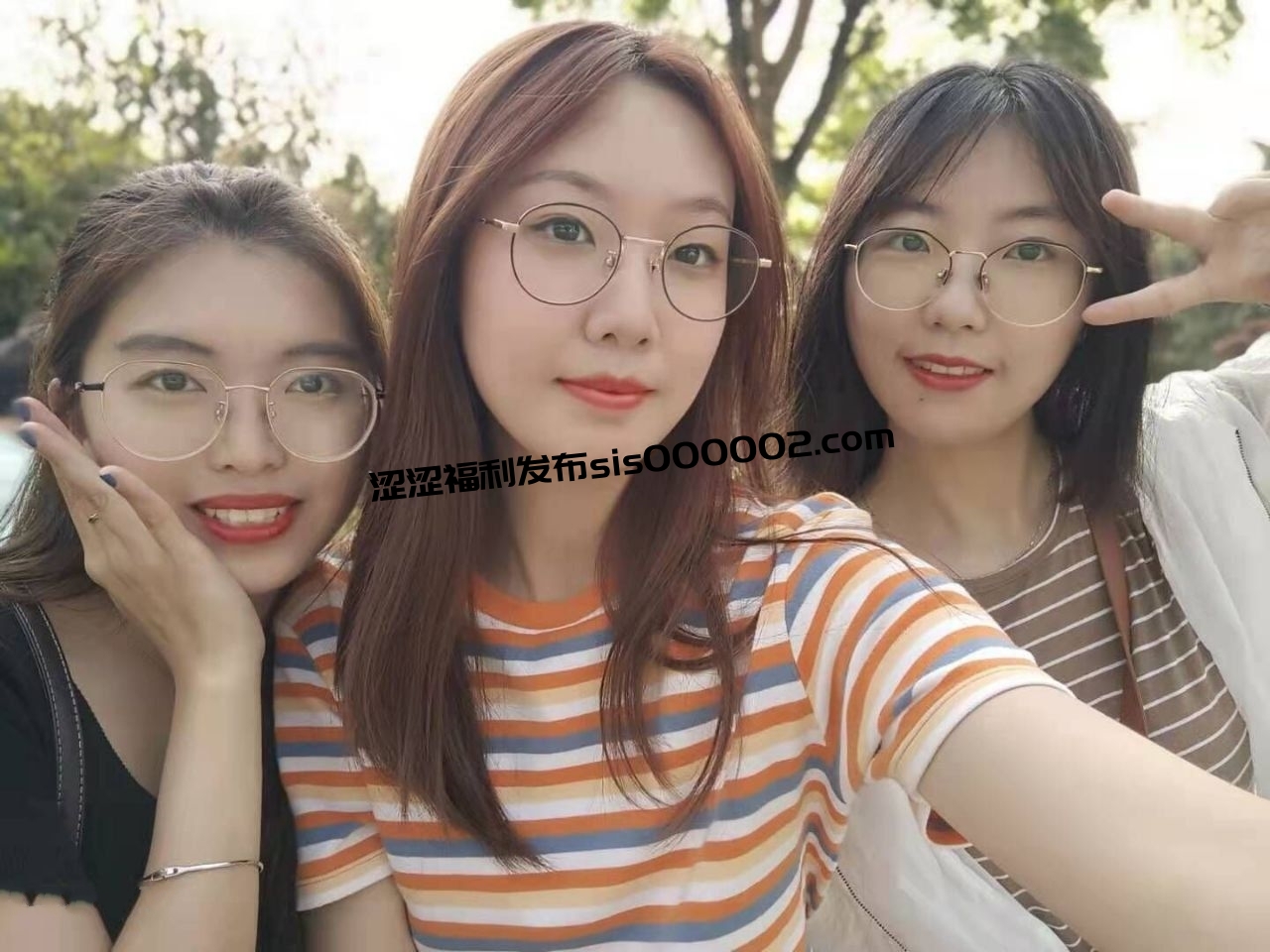 云盘高质露脸泄密 工业学院反差眼镜学姐与男友不雅自拍流出 宿舍挡帘道具紫薇 吃鸡啪啪 极度母狗