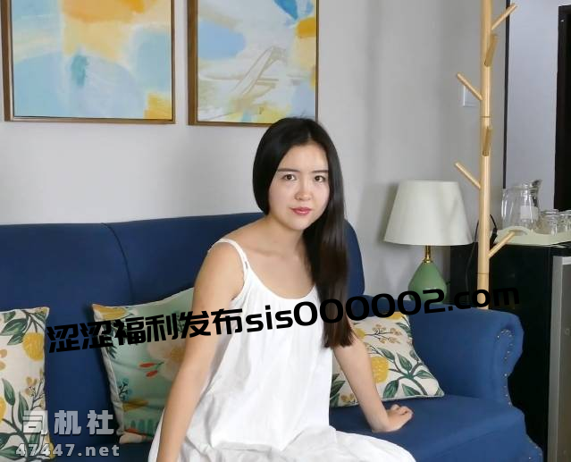 【国模多多】绝世馒头，摄影师咸猪手下淫水晶莹剔透，…