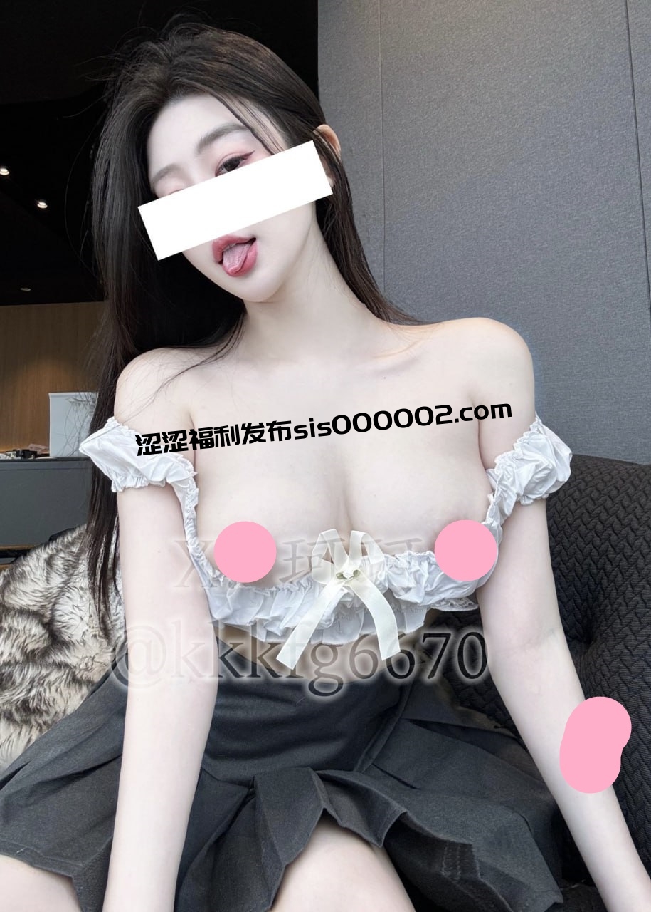 珂珂  – 新作 [520门槛] 13分钟 巨乳九头身御姐福利姬 福利订阅 [18P3V-1.07G]